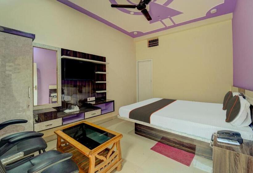 חדר דלוקס לשלושה, Super Collection O Siddhi Vinayak Hotel & Banquets