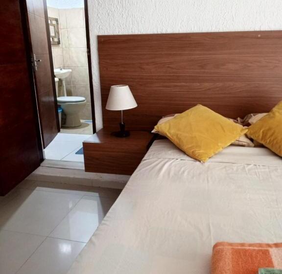 اتاق استاندارد با چشم‌انداز استخر, Guajira Hostel Scz