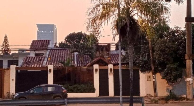 اتاق استاندارد با چشم‌انداز استخر, Guajira Hostel Scz