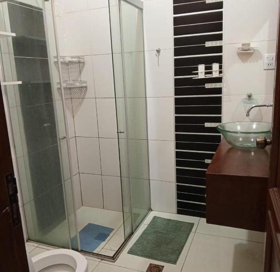 سوییت با چشم‌انداز استخر, Guajira Hostel Scz