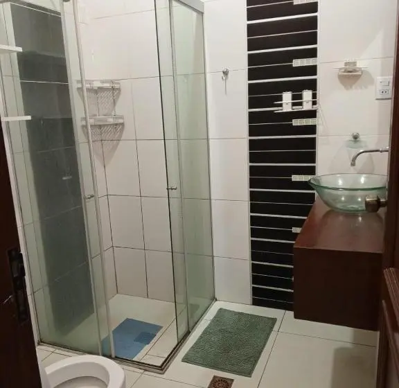 سوییت با چشم‌انداز استخر, Guajira Hostel Scz