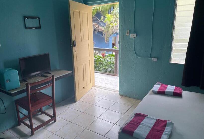 اتاق استاندارد, Airport Inn Roatan