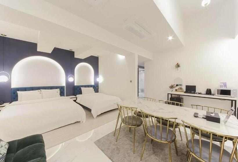 패밀리 룸, Nd 1226