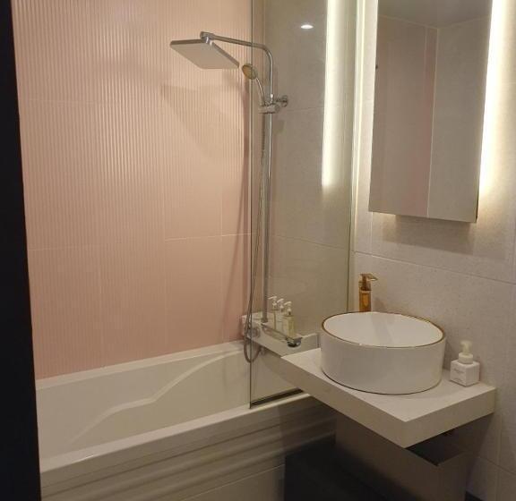 디럭스 룸, Nd 1226