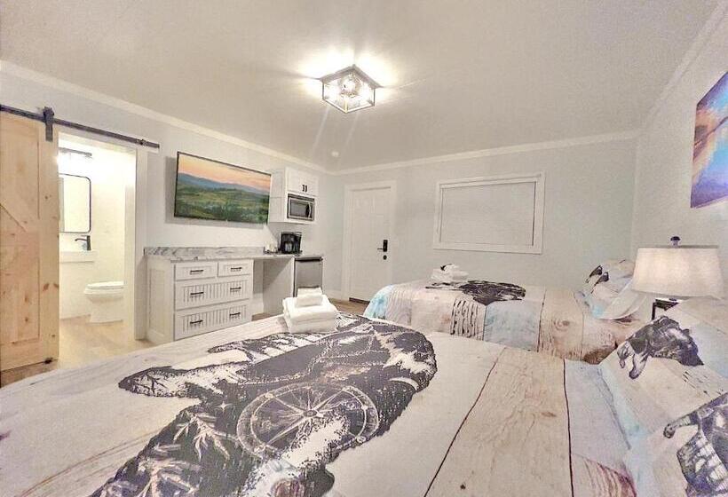Номер Deluxe, Retreat On The Lake