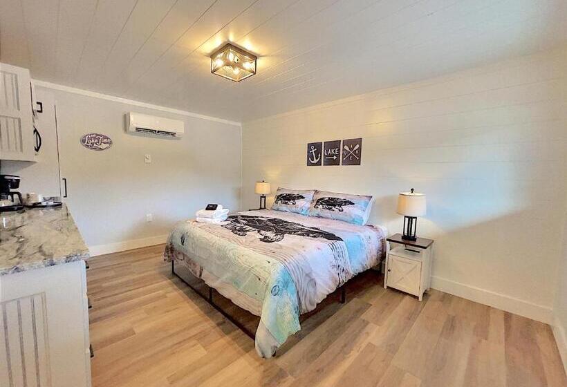 غرفة قياسية, Retreat On The Lake