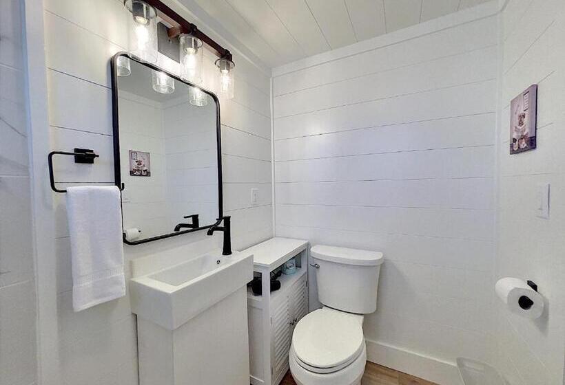 غرفة قياسية, Retreat On The Lake