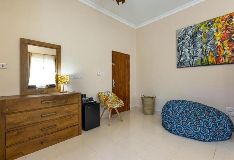 חדר דחוקס עם מיטת קינג, Shivo Guest House