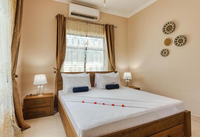 חדר דחוקס עם מיטת קינג, Shivo Guest House