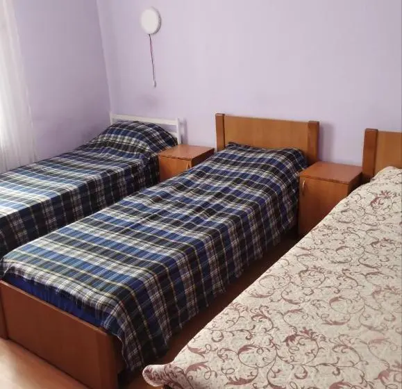 Economy Triple Room, готель стефанія