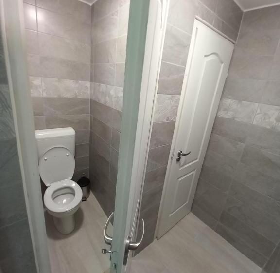 غرفة قياسية ثلاثية, Márianosztrai Zarándokszálláshely