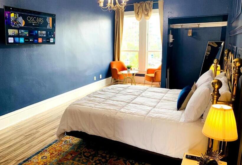 استودیوی لوکس, Arthur