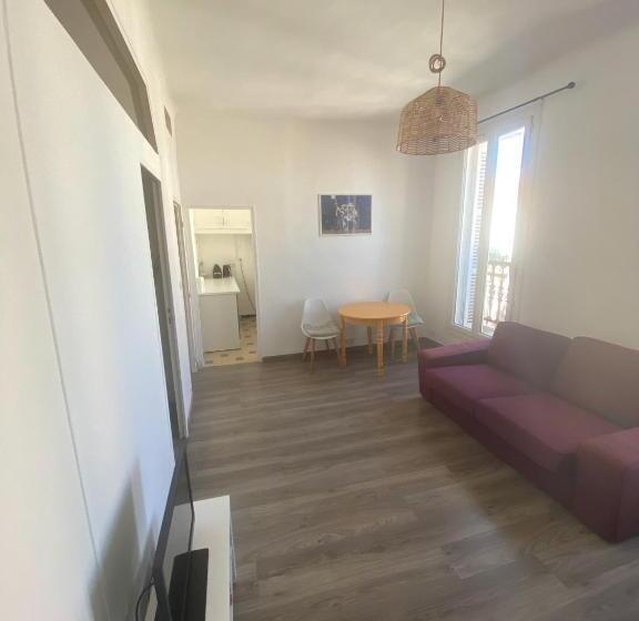סטודיו משפחתי, Appartement Central De Caractère
