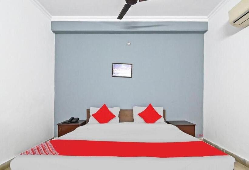 غرفة كلاسيكية ثلاثية, Flagship Hotel Crush On