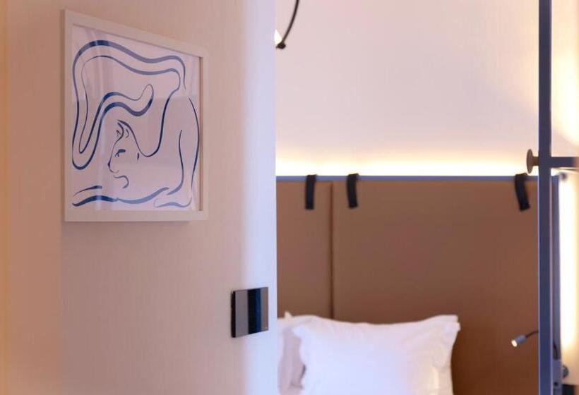 חדר סטנדרט, Heart