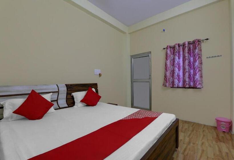 اتاق کلاسیک سه تخته, Oyo Flagship Prachi Guest House