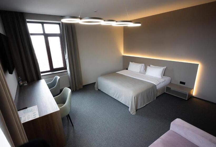 اتاق لوکس, Zagorod