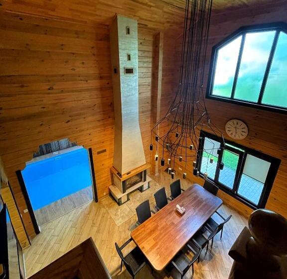 سوییت با استخر, Zagorod