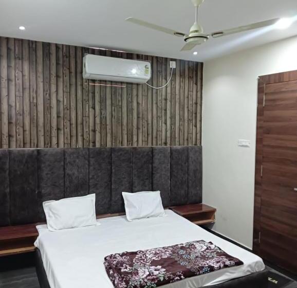 غرفة كلاسيكية ثلاثية, Oyo Hotel Orvin In