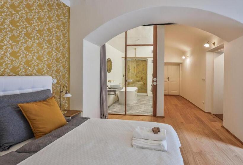 １ベッドルームのデラックスアパートメント, Just Jimramov