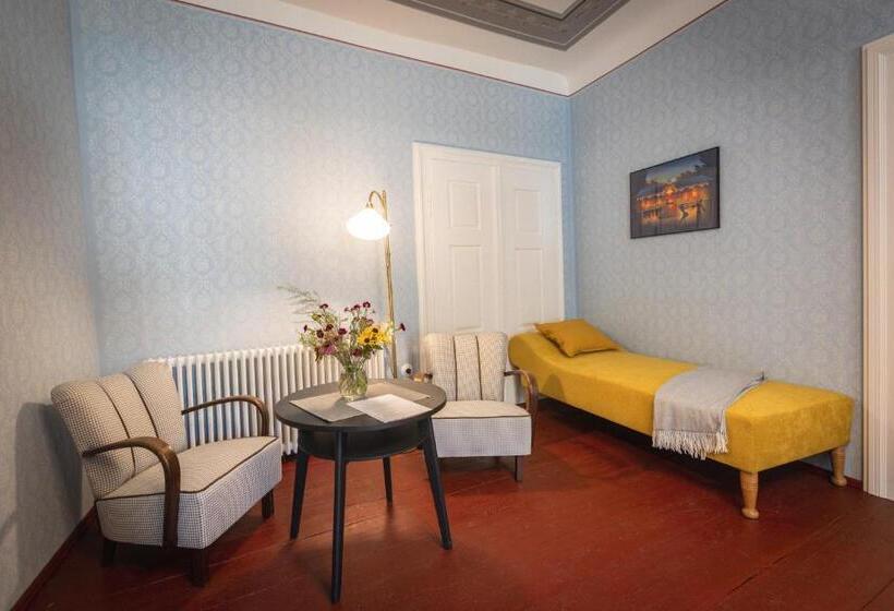 １ベッドルームアパートメント, Just Jimramov