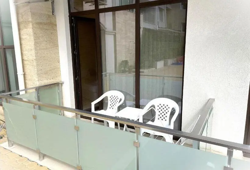 プールビュースタンダードルーム, Apartments Stamopolu Lux With Pool View