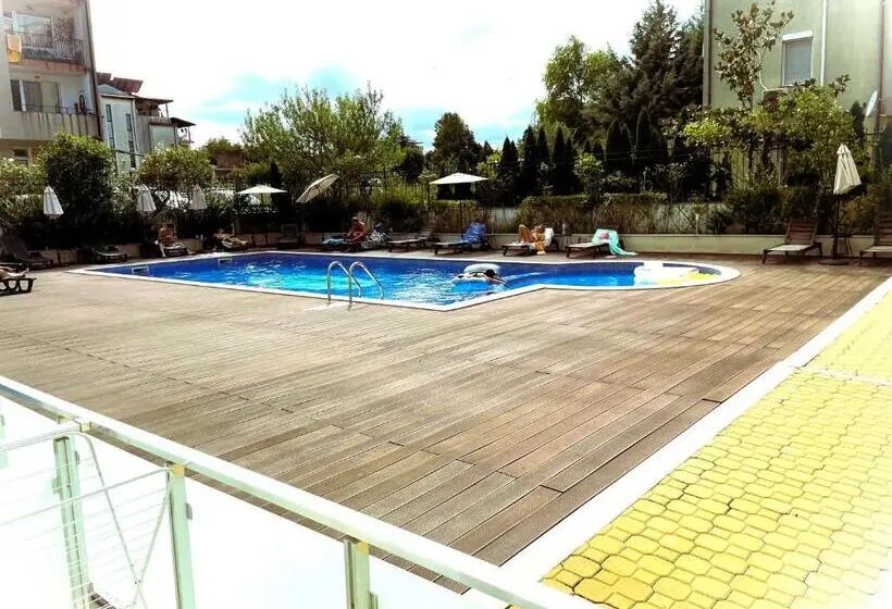 プールビュースタンダードルーム, Apartments Stamopolu Lux With Pool View