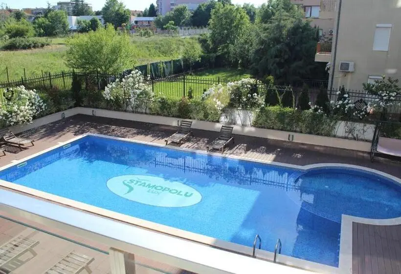プールの見える1ベッドルームアパートメント, Apartments Stamopolu Lux With Pool View
