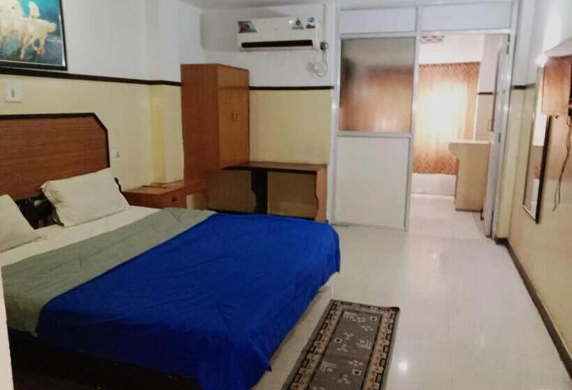 Номер Deluxe Кровать Кинг, Swagat Near Railway Station Best Selling & Best Choice Of Travellers By Morservices