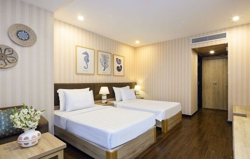 اتاق لوکس با بالکن و چشمانداز دریا, Db