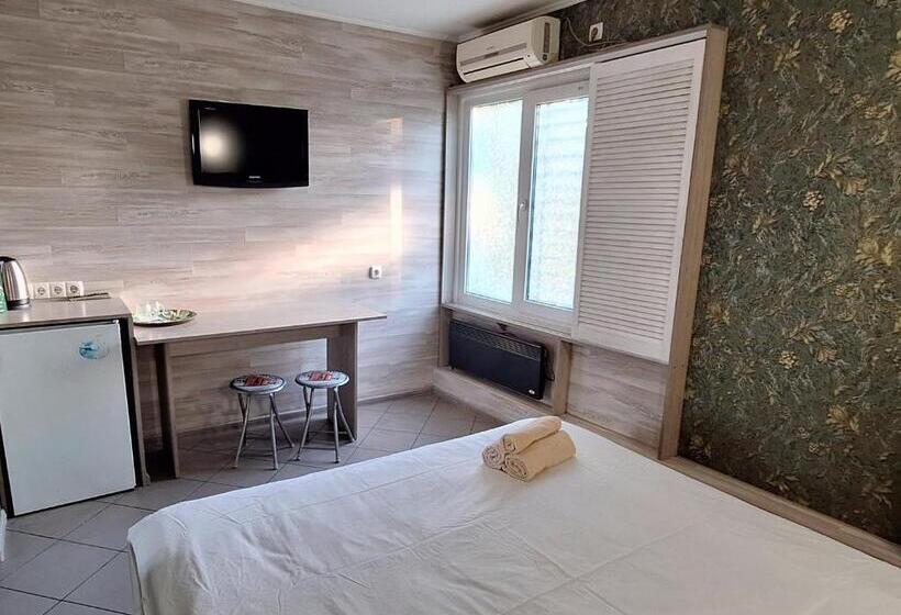 اتاق استاندارد با تخت بزرگ, Lisova   лісова готельня і сауна