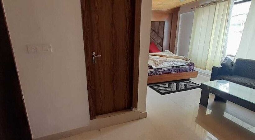 חדר משפחתי, Yoga Badrinath Dham