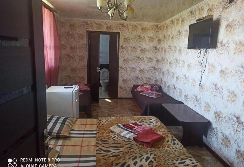 ویلای یک اتاق خوابه با استخر شنا, готель сауна водопад