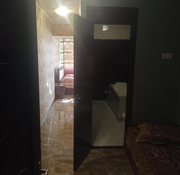 ویلای یک اتاق خوابه با استخر شنا, готель сауна водопад