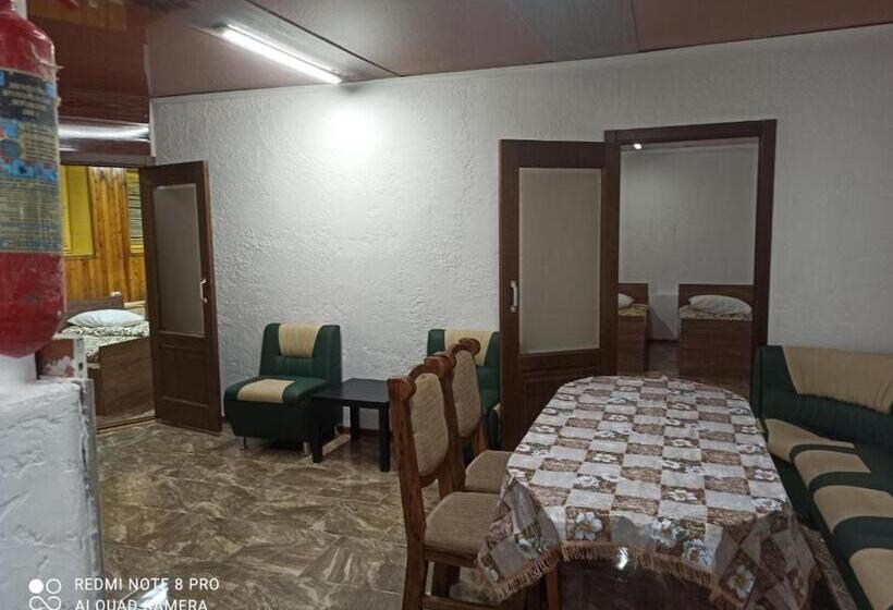 اتاق خانوادگی, готель сауна водопад