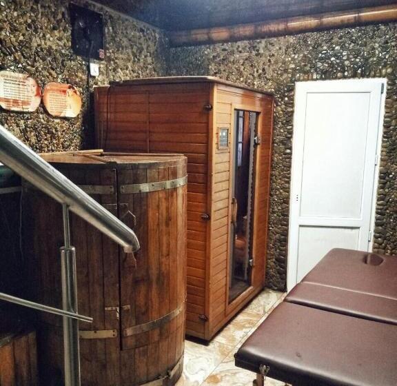 سوئیت با تخت بزرگ, готель сауна водопад