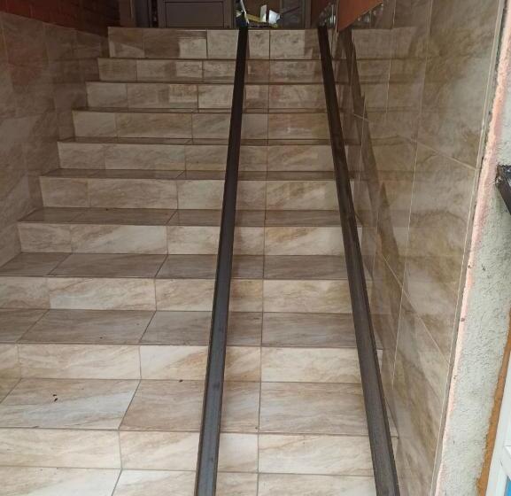 تختخواب در اتاق مشترک, готель сауна водопад