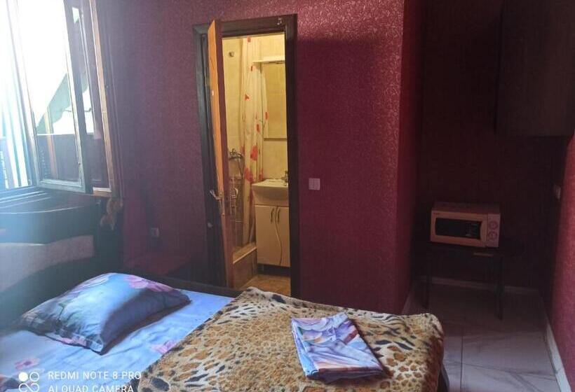 ویلای یک اتاق خوابه با استخر شنا, готель сауна водопад