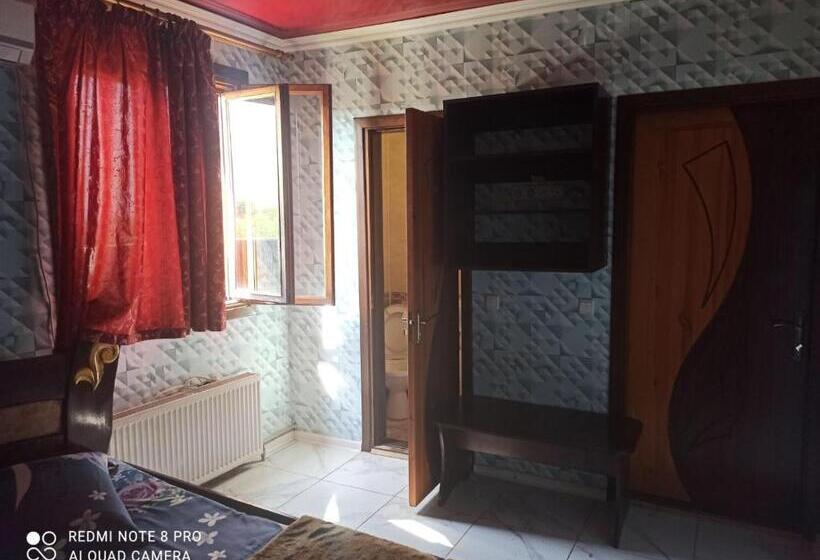 ویلای یک اتاق خوابه با استخر شنا, готель сауна водопад