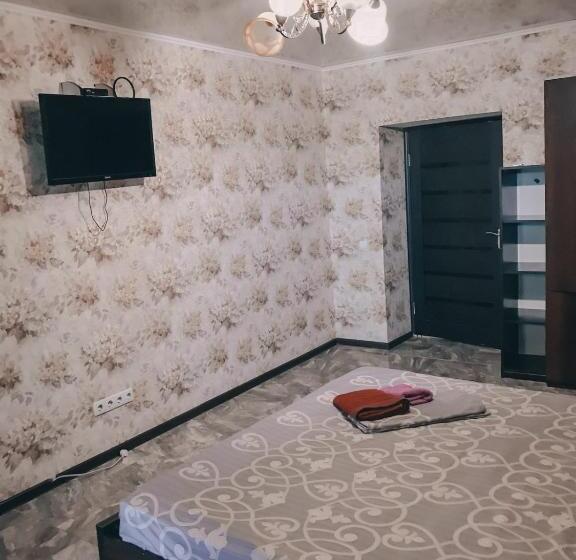 ویلای یک اتاق خوابه با استخر شنا, готель сауна водопад