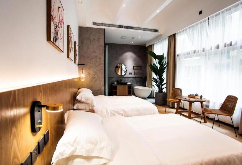 غرفة سوبيريور عائلية, Memory Garden House