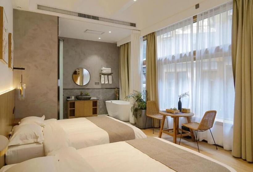 غرفة سوبيريور عائلية, Memory Garden House