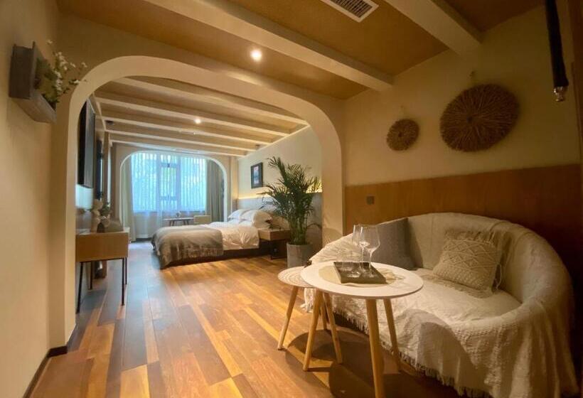 غرفة ديلوكس سرير كينج, Memory Garden House