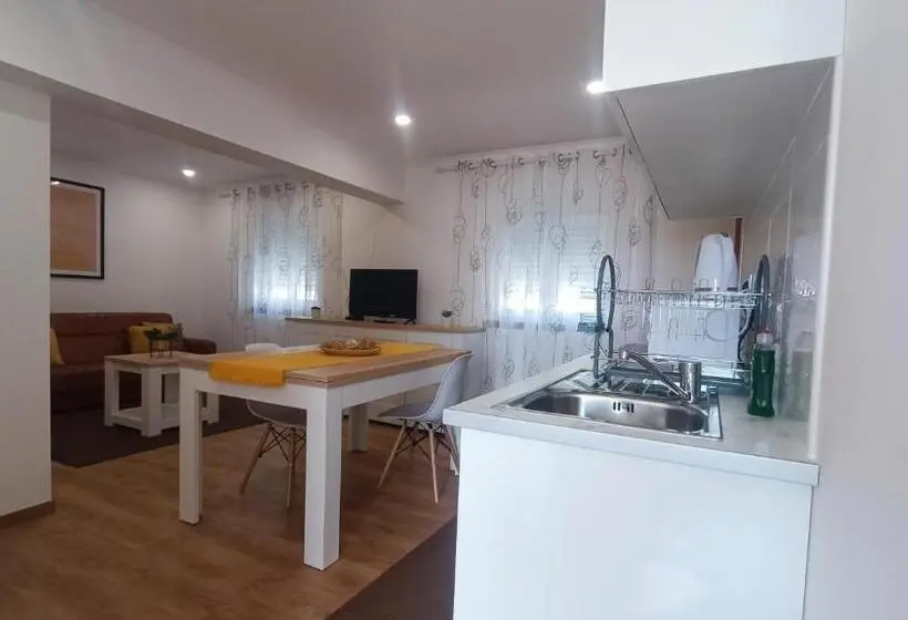 ファミリーステューディオ, Mondalva Apartamentos