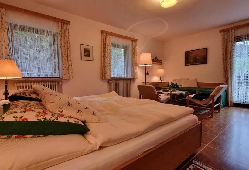 غرفة قياسية رباعية, Pension Hattinger