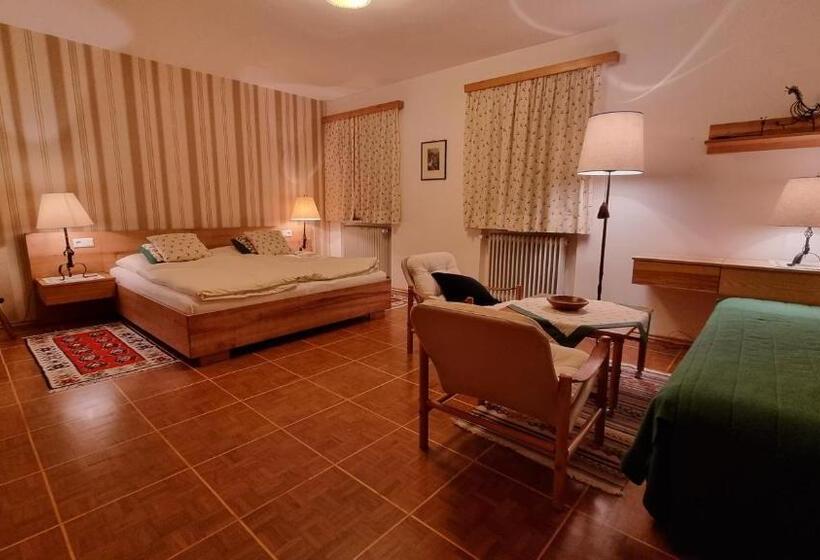 غرفة قياسية رباعية, Pension Hattinger