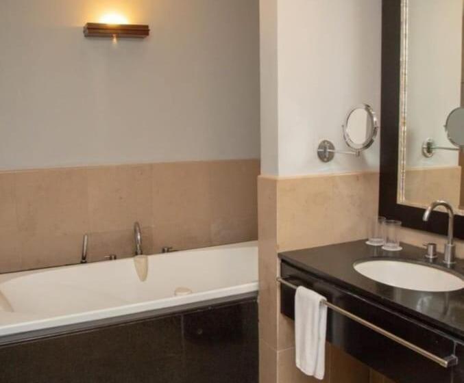 חדר סטנדרט, Surya Hotel & Cottages Prigen