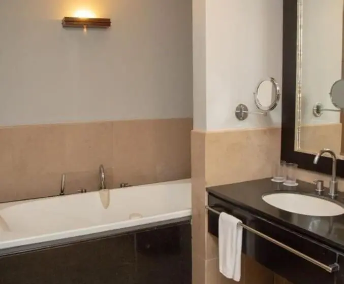 Habitación Estándar, Surya Hotel & Cottages Prigen