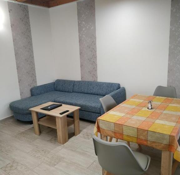 Апартаменты 2 Спальни, Tisza Panzió és Apartman
