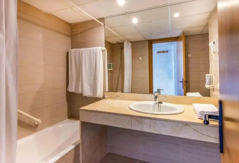 Huoneisto 1 Makuuhuone Puutarhanäkymä, Valentin Grand Park Suite